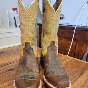 Woman's Ariat Boots
